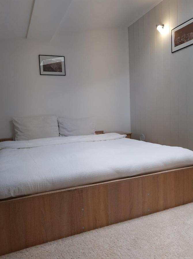Casa Cu Flori Hotel Buşteni Eksteriør billede