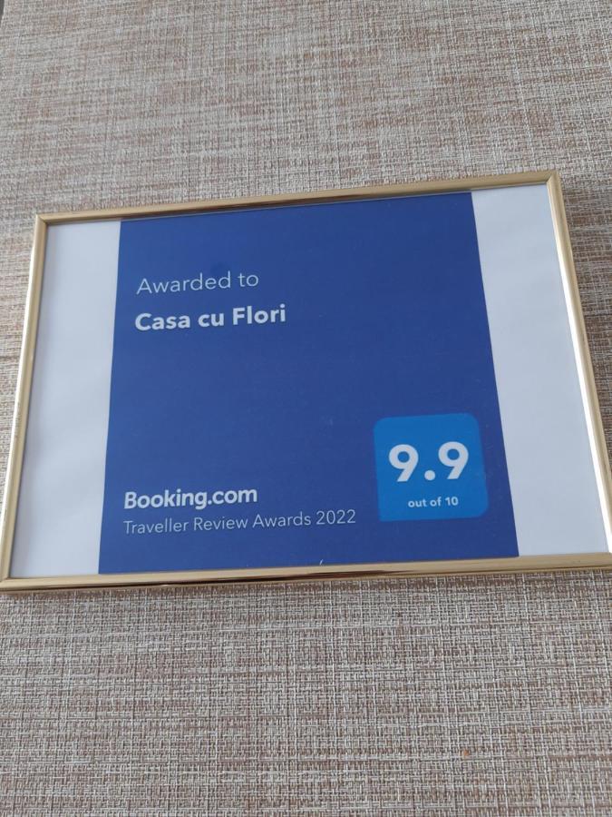 Casa Cu Flori Hotel Buşteni Eksteriør billede