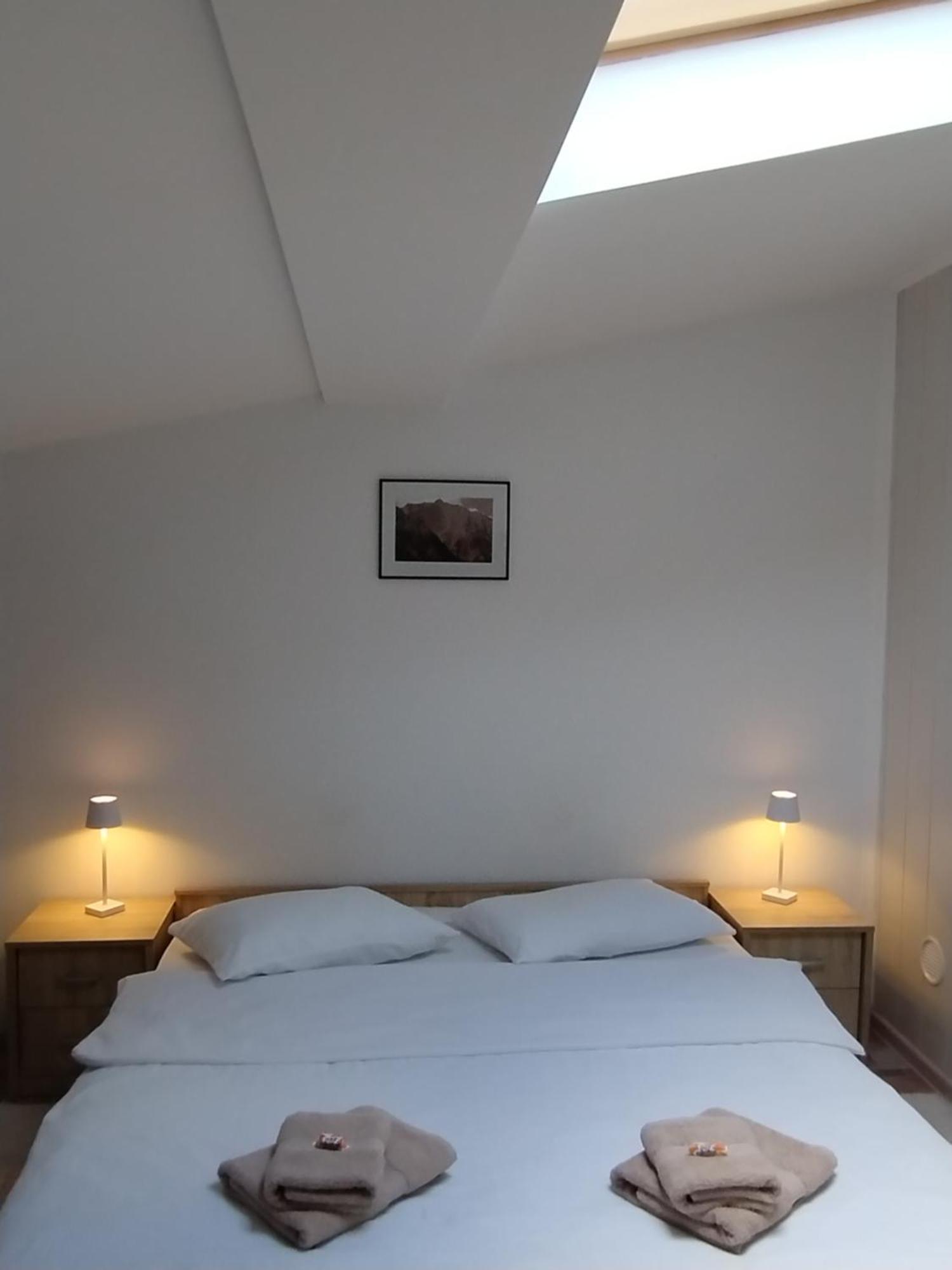 Casa Cu Flori Hotel Buşteni Eksteriør billede